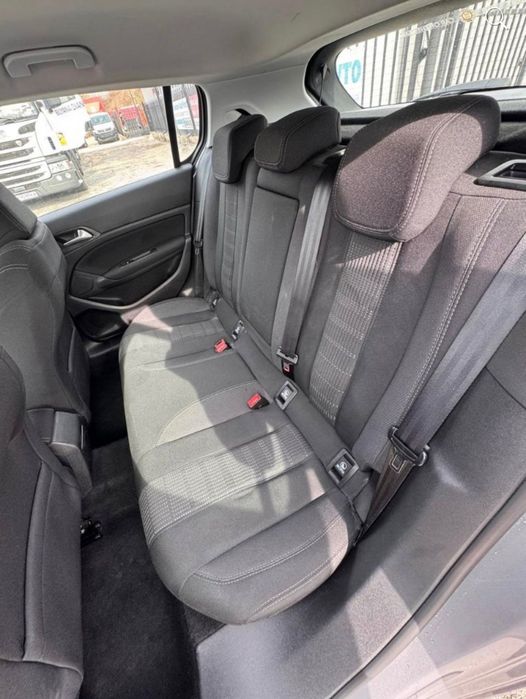 Peugeot 308 1.6 HDI 120 коня 2015г.