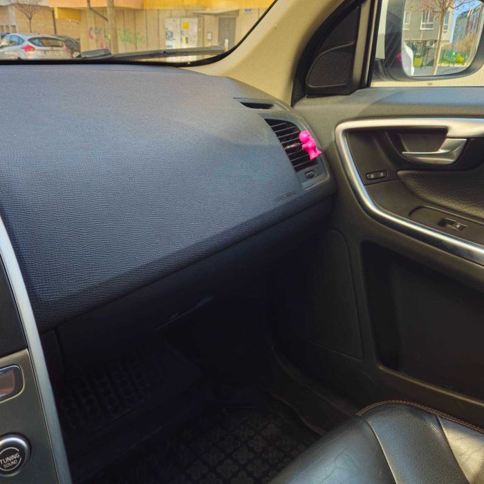 Volvo XC 60 D5 205к.с. - 2011г.