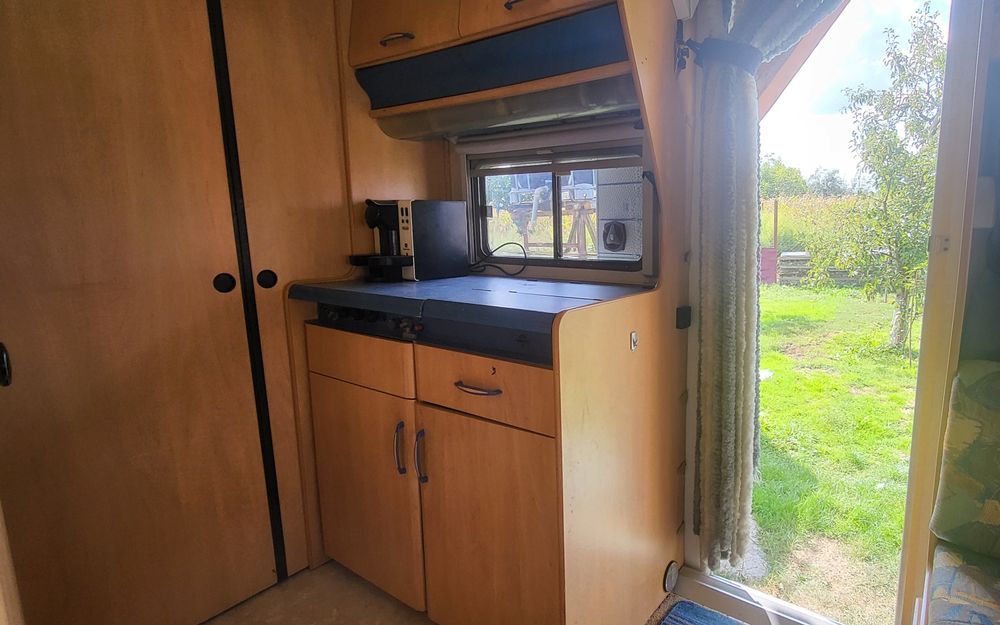 Vând rulota Hobby 10R De Luxe