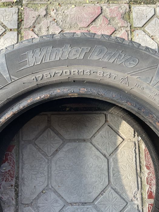 Зимние шины 175/70R14