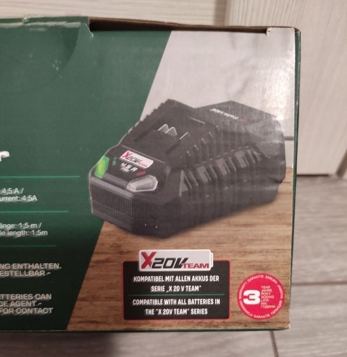 Incarcator rapid Parkside 20 V 4,5 ah cu ventilator racire