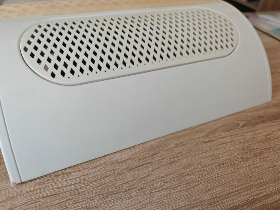 Aspirator manichiura