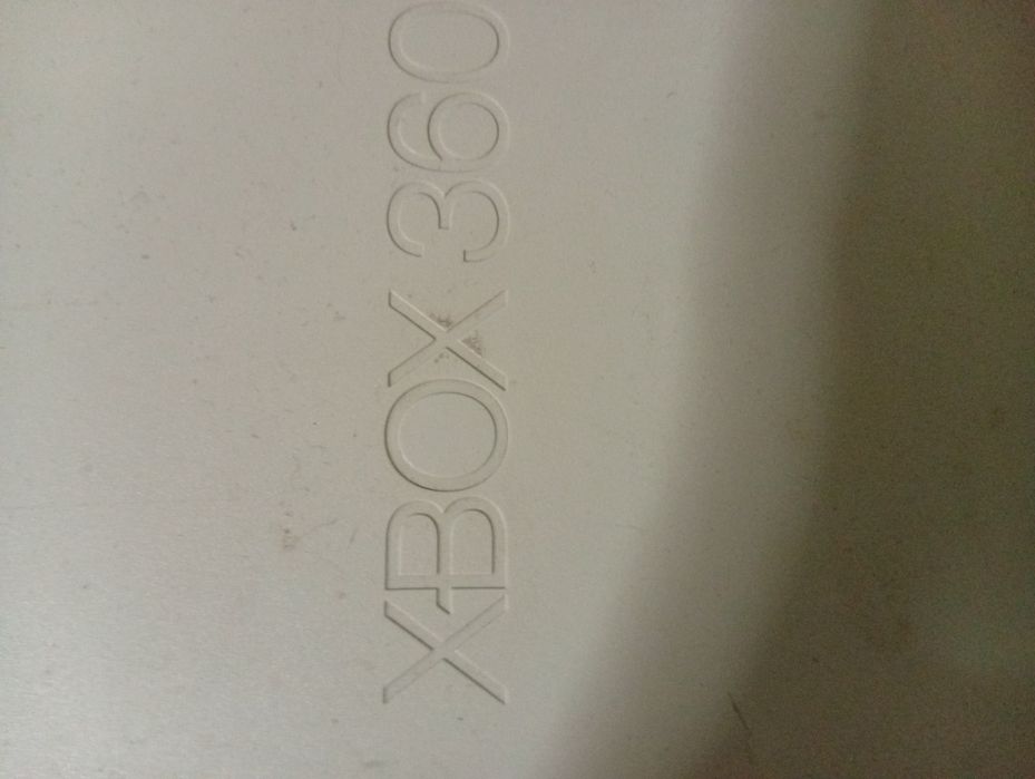 Vând Xbox 360,înstare foarte buna a fost folosit doar 3luni merge foar