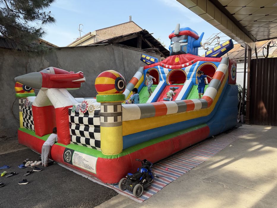 Батут с горкой детский 8/5 м