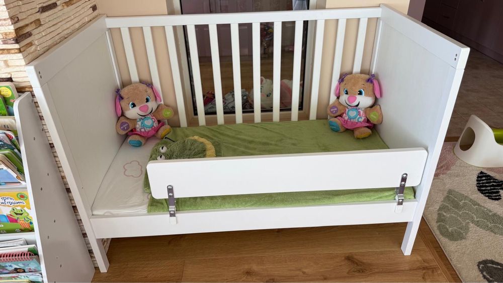 Бебешка кошара Икеа + матрак от пяна с калъф + спален комплект 2 бр.