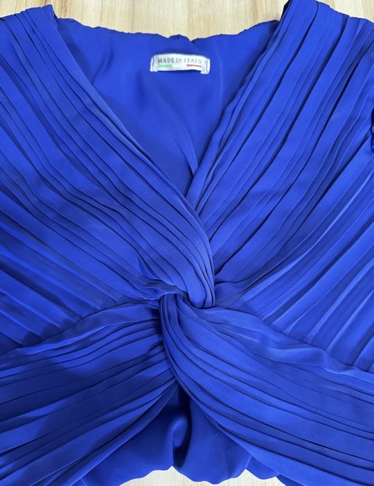 Блузи Guess, Mango, Zara