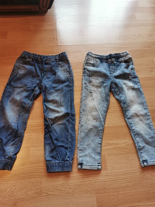 Blugi si geaca baietei diferite marimi 4-5 ani.