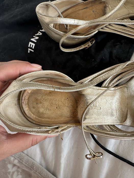 Оригинални Chanel златни сандали 36.5