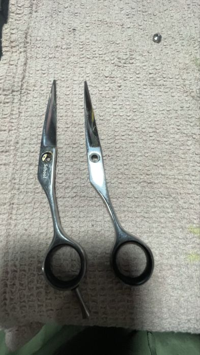 Ascutim foarfece de frizer si de croitorie.