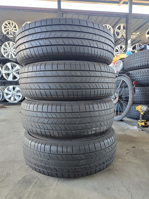 4 Броя 215/65/17 Kumho 2x6,9mm 2x6,2mm 25dot