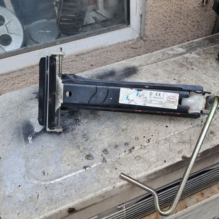 Оригинален крик за Volvo S60.S80.V70 2000/2007г.Renault Laguna 0