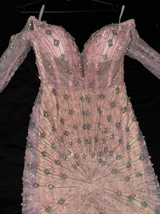 Продавам чисто нова бална рокля!ЦЕНАТА Е ПО ДОГОВАРЯНЕ!