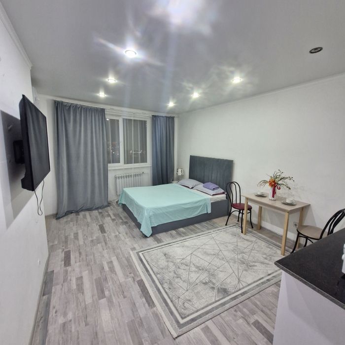 По часам в башнях близнеца, уютно чисто