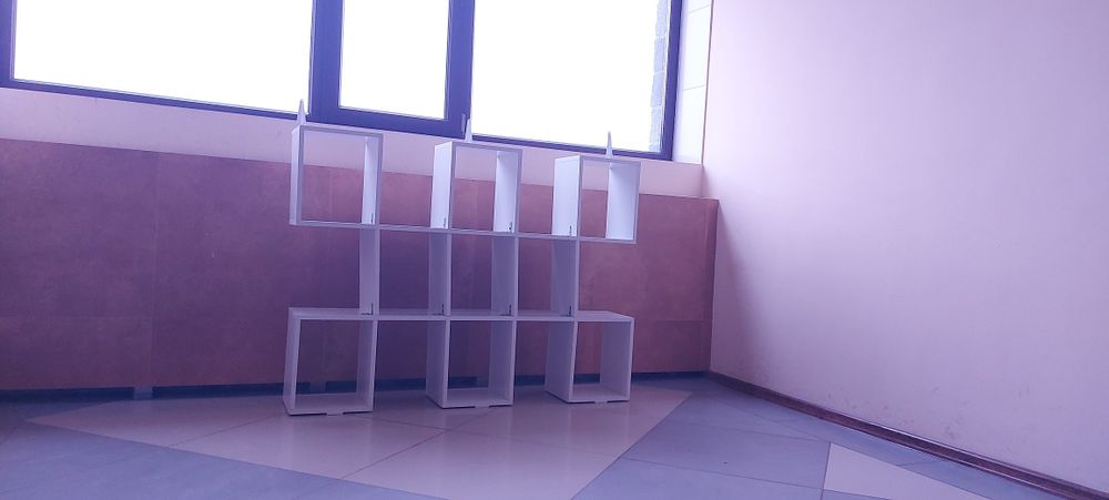 Полки из дерева с крепежами