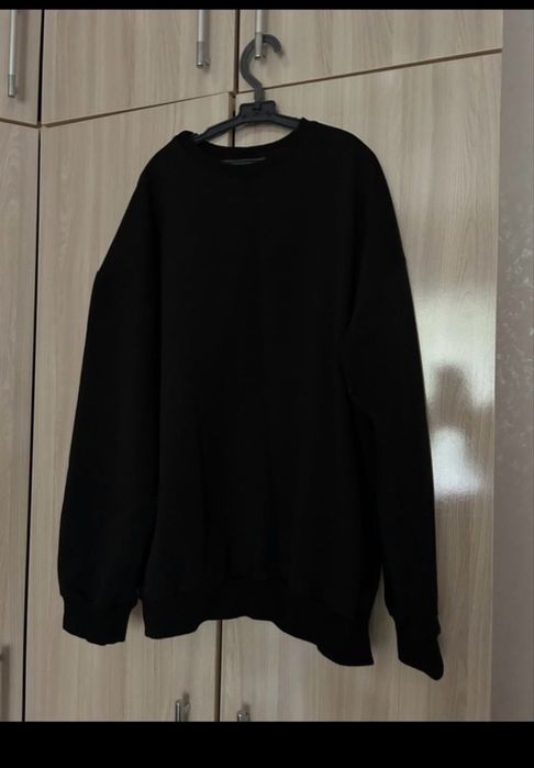 Женская свитер чёрный