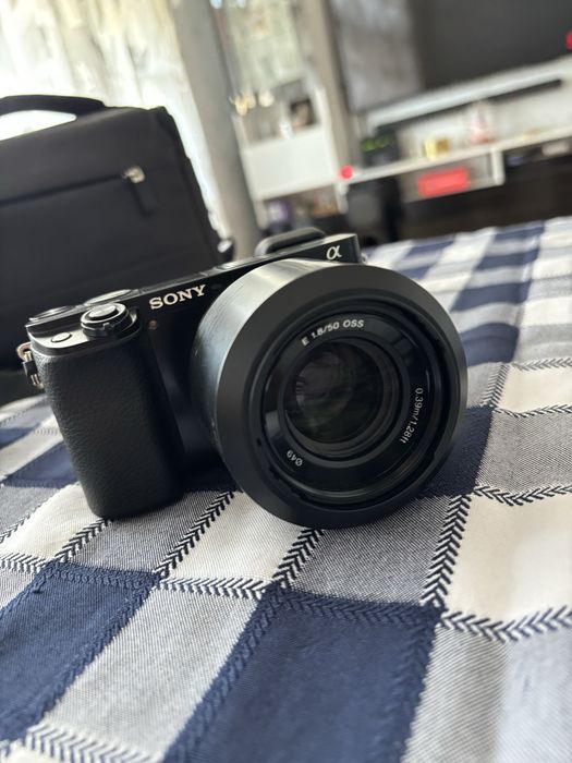 Sony a6100 + 50mm 1.8f sony обектив