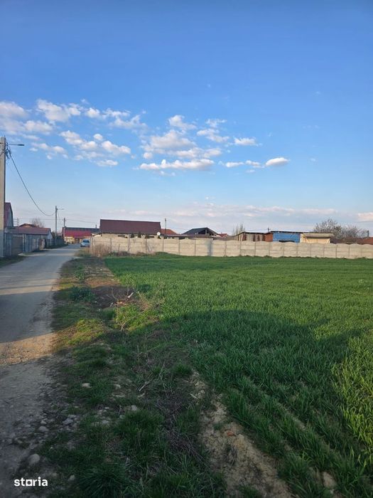 Teren intravilan Lazuri