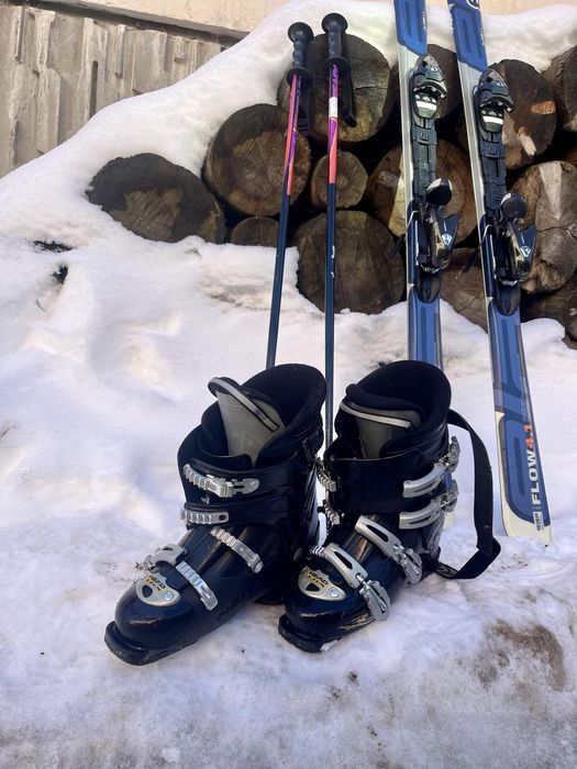 Продавам Ски комплект.