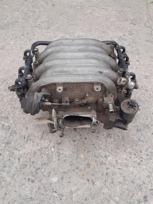 Воздушный коллектор Audi c4 2,8