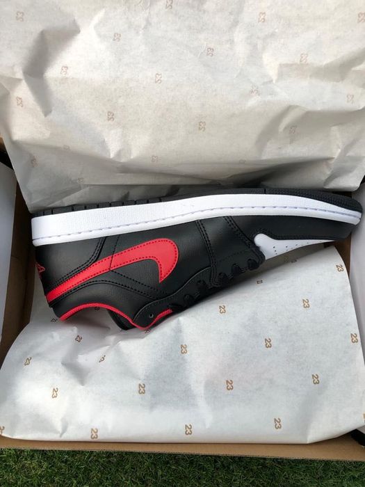 Jordan 1 Low White Toe- 42.5 , 45.5