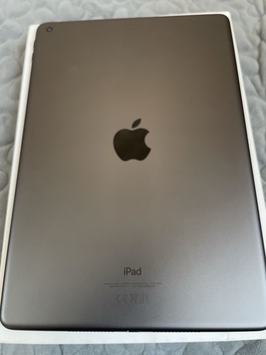 iPad 10.2  почти новый