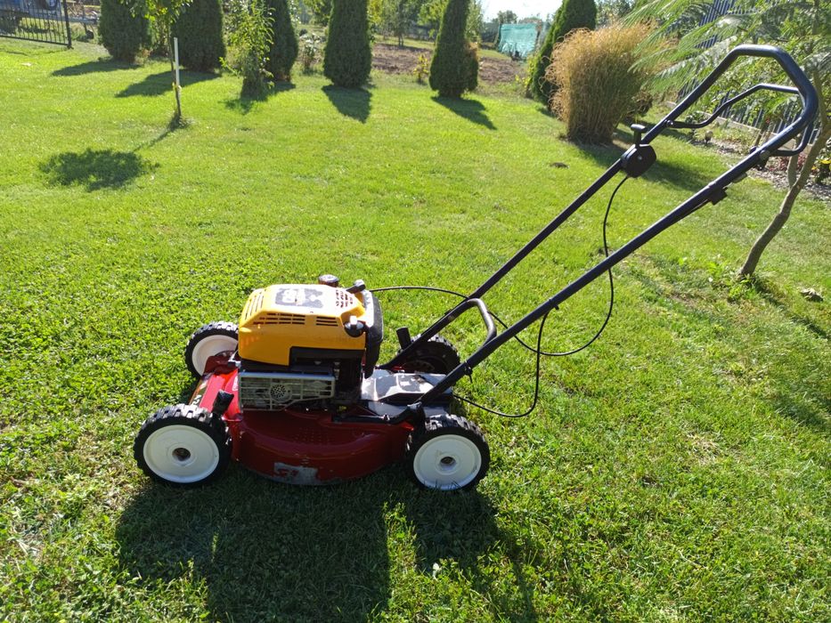Mașină tuns iarba Toro cu tractiune