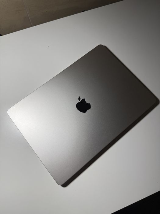 Macbook Air 15 M3 8/512
