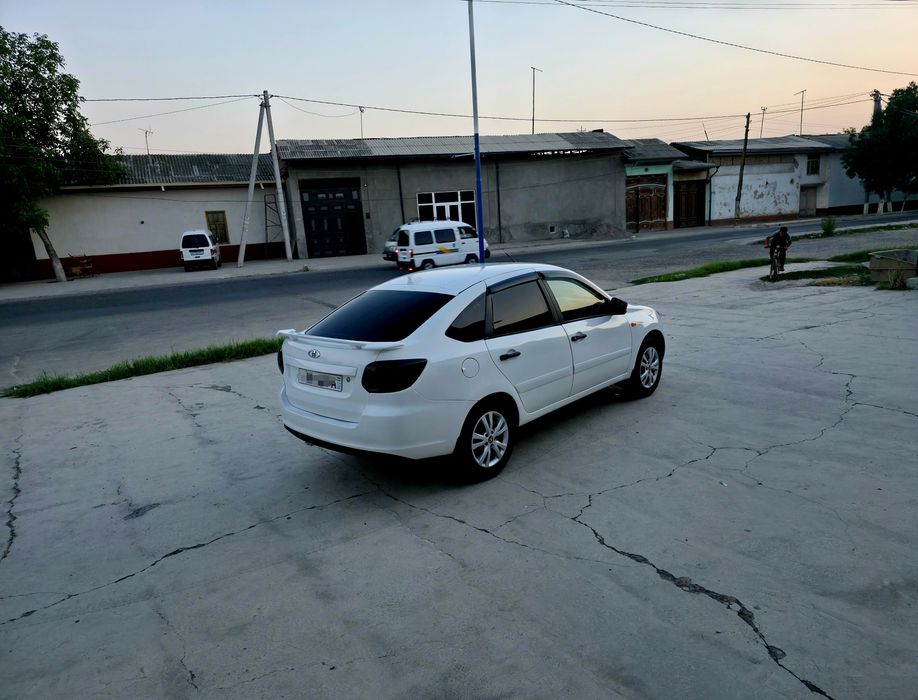 Lada Granta Sotiladi
