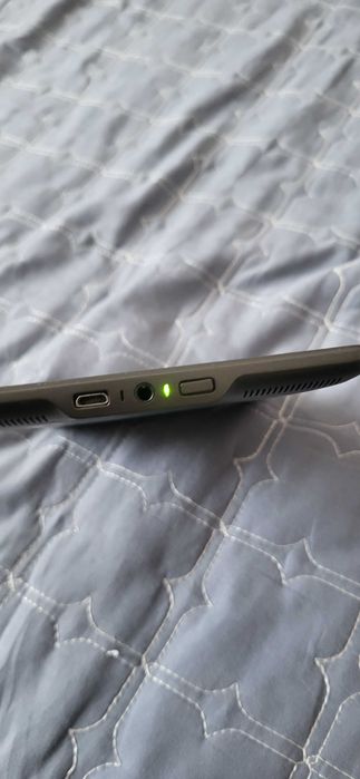 Kindle D01200 de piese ia curent dar nu face nimic