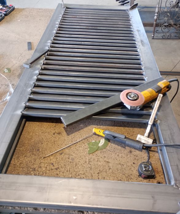 Confecții metalice, Garduri,Porți,Balustrade,Grătare,Sudor,Lăcătuș.