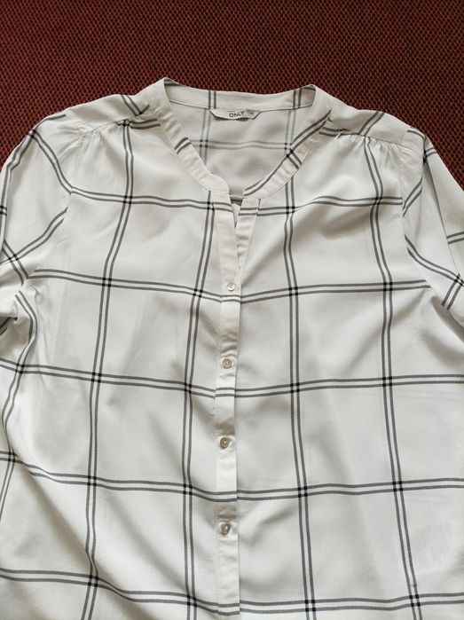 Продавам официални и ежедневни дамски блузи