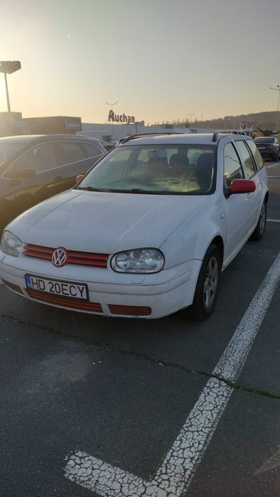 Vand golf 4 break, an 2002 ,schimbat abreaj,1200 euro
