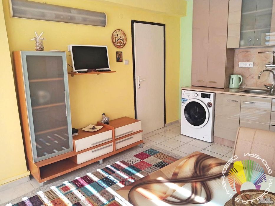 Дава се под наем Многостаен апартамент в Бургас, Център - 72 кв.м за 357 € - Снимка #2