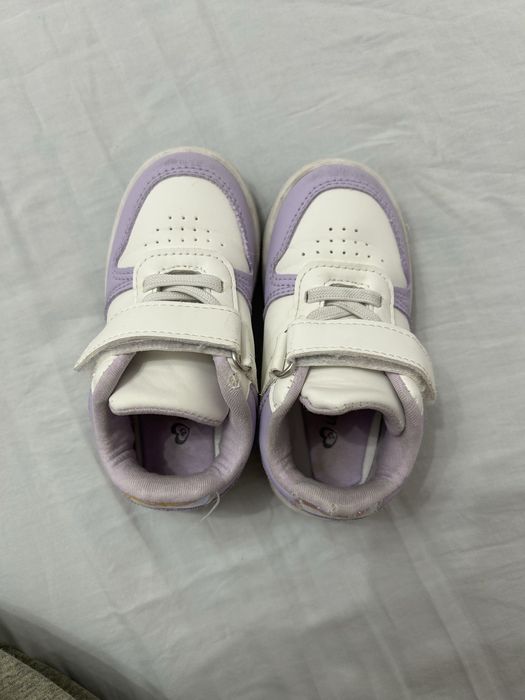 Продам кроссовки