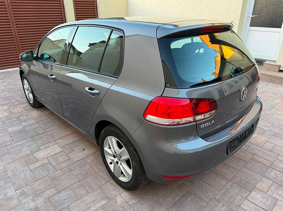 VW GOLF 6 1.6 MPI 102 Cai Simplu/Aspirat E5 Import Germania TUV nou 05/2028 si istoric service - 2x Climatronic Incalzire scaune Senzori parcare F/S