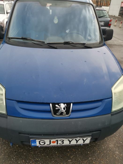 Vând pegeout partener