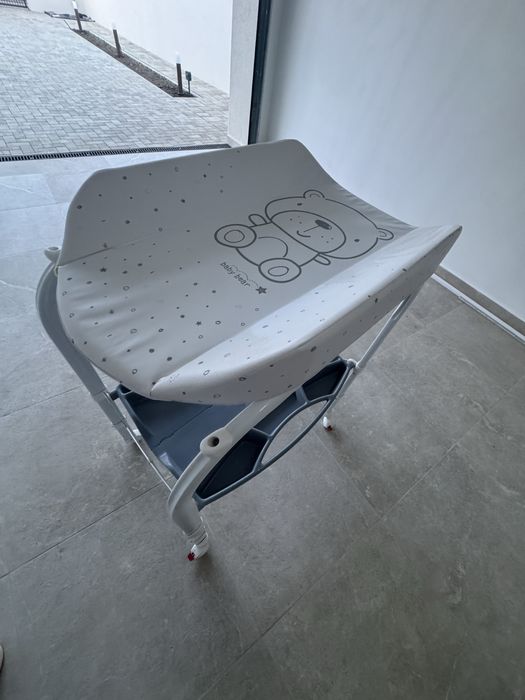 Vand balansoar electric și masa de infasat