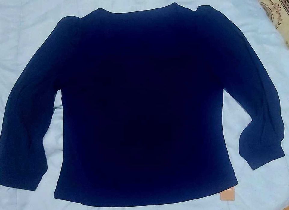 Bluze noi de vânzare