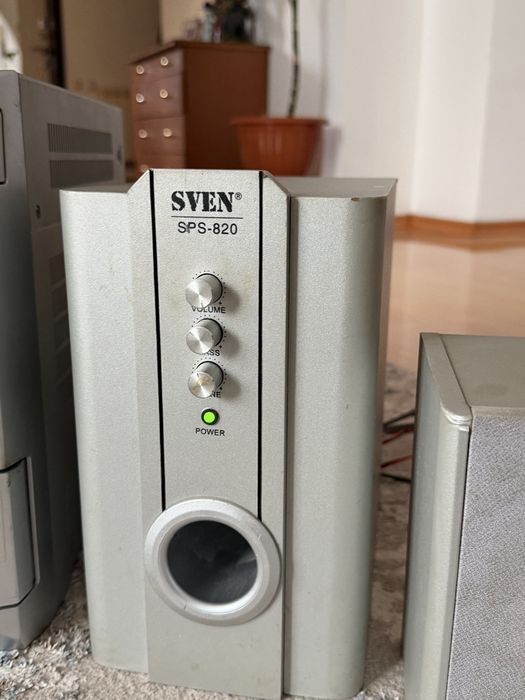 Музыкальный центр Sharp Колонки Sven SPS-820