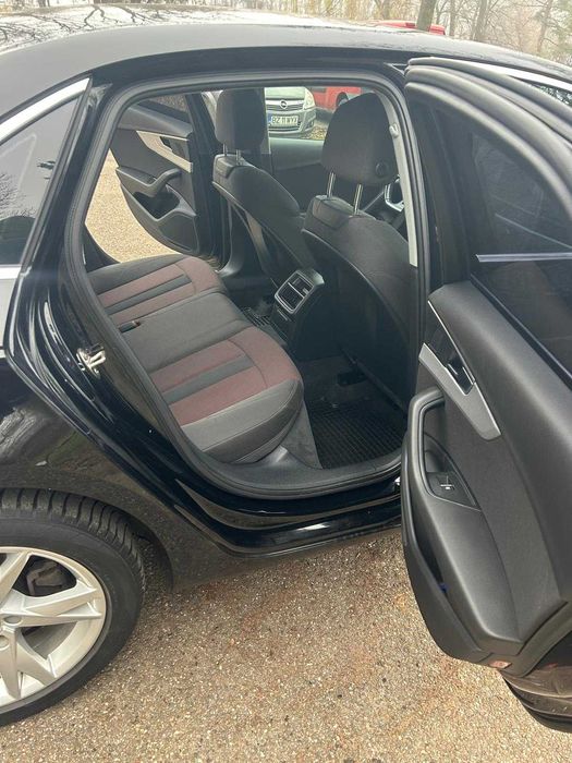 Audi A4 B9 2.0 TDI 150 CP Sportpaket