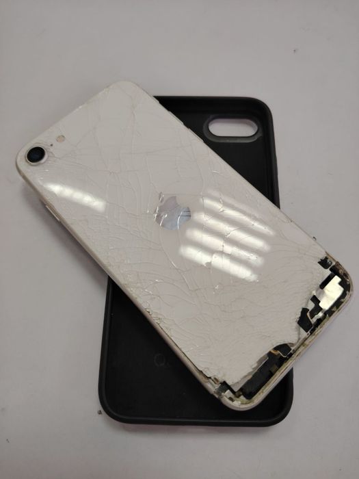 iPhone SE2022 (3-gen) 64gb 100%akb