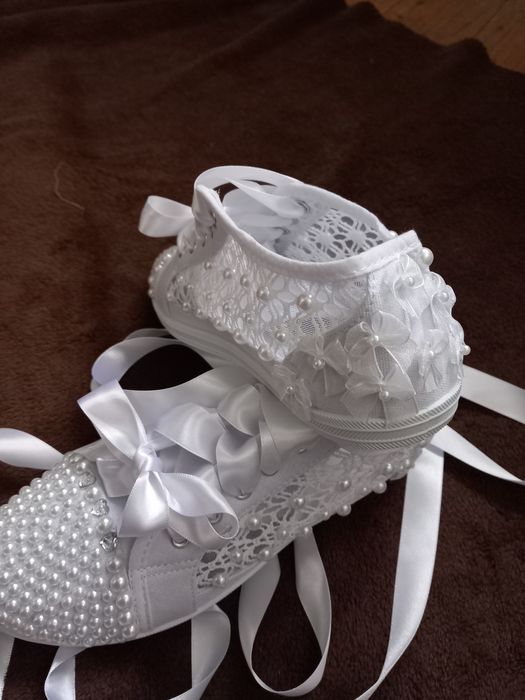 Teniși pentru mirese