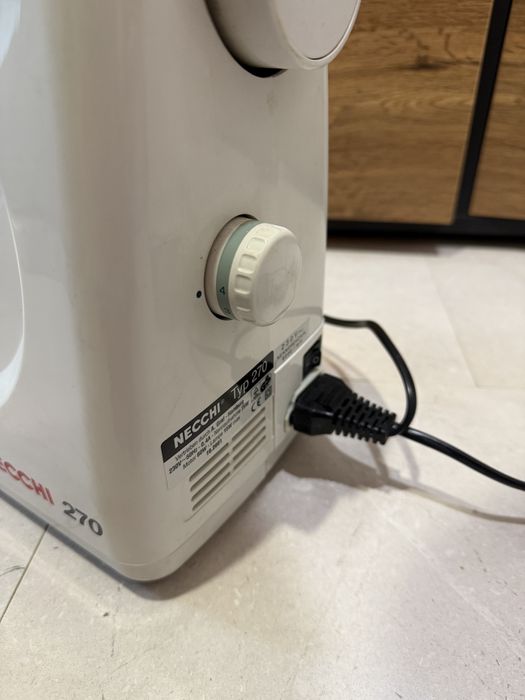 Шевна машина Necchi 270