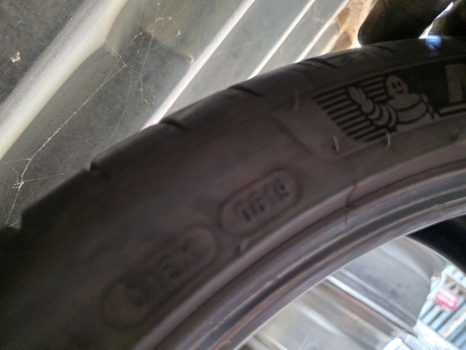 2бр Летни гуми 255 35 19 - Michelin
