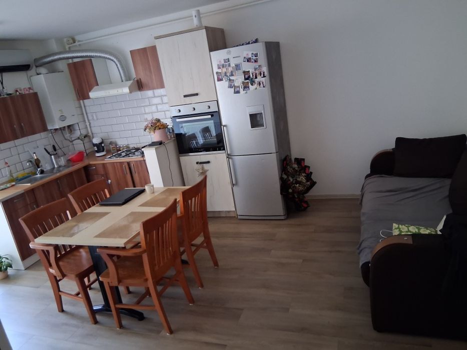 Vând apartament Apahida, zona centrala