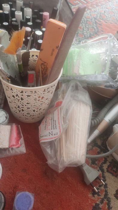 Срочно Продам все для маникюра