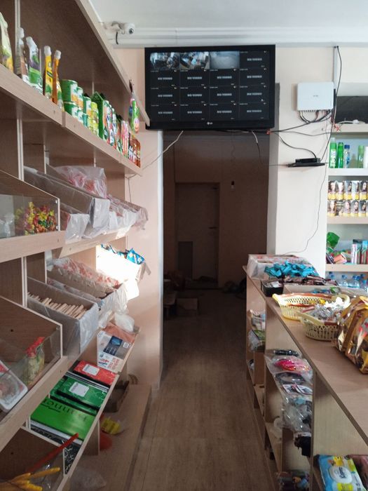 Еки этажлы усти 5 ханалы уй асты магазин имараты сатылады.