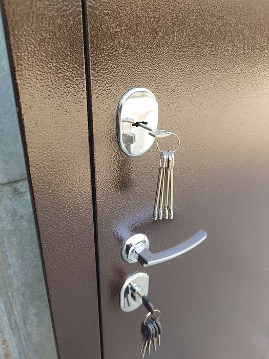 Входная дверь Гарда (Россия)