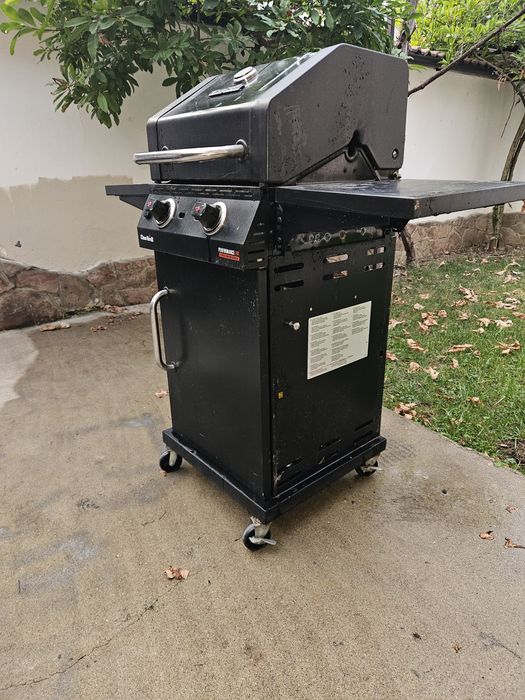 Продавам газово барбекю Char-broil