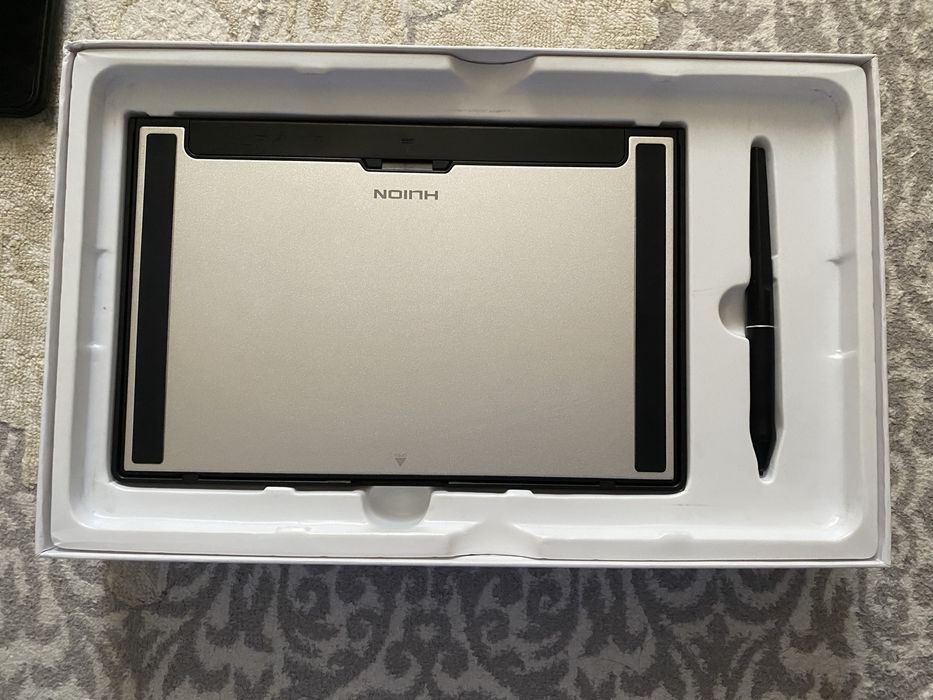 продаю графический планшет Kamvas 13